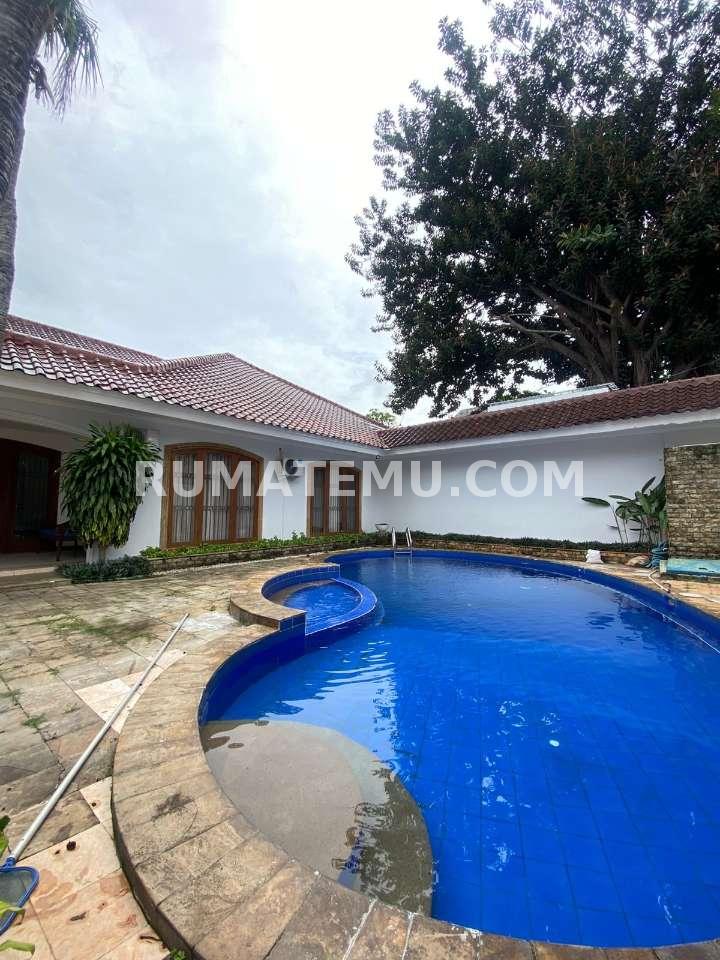Disewa Rumah Luas Tanah 900M2 1 Lantai Cocok untuk Silent Office atau Rumah Pribadi di Area Tenang Jeruk Purut, Jakarta Selatan