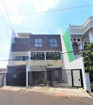 Ruko Gandeng. Tomang. 3 Lantai. 7x14. Jalan Raya 3 Mobil. Siap Huni
