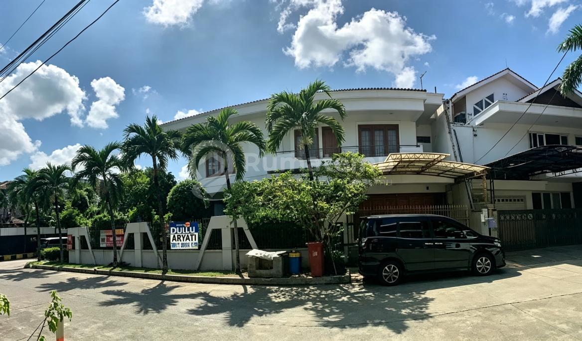 Dijual Murah Rumah Mewah 2 Lantai Disunter Bisma