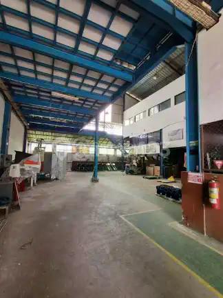 Gudang Siap Pakai Di Komplek Pergudangan Strategis