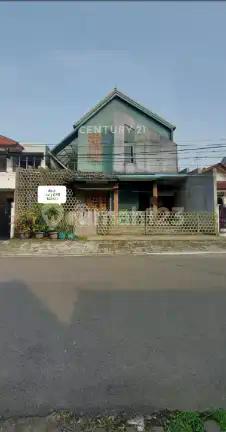 Rumah Bagus 3 Lantai Dekat Jl Jendral Sudirman, Jakarta Selatan