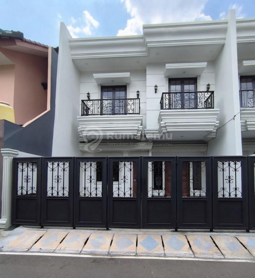 Rumah Brand New Desain Classic Modern Pondok Bambu Jakarta Timur