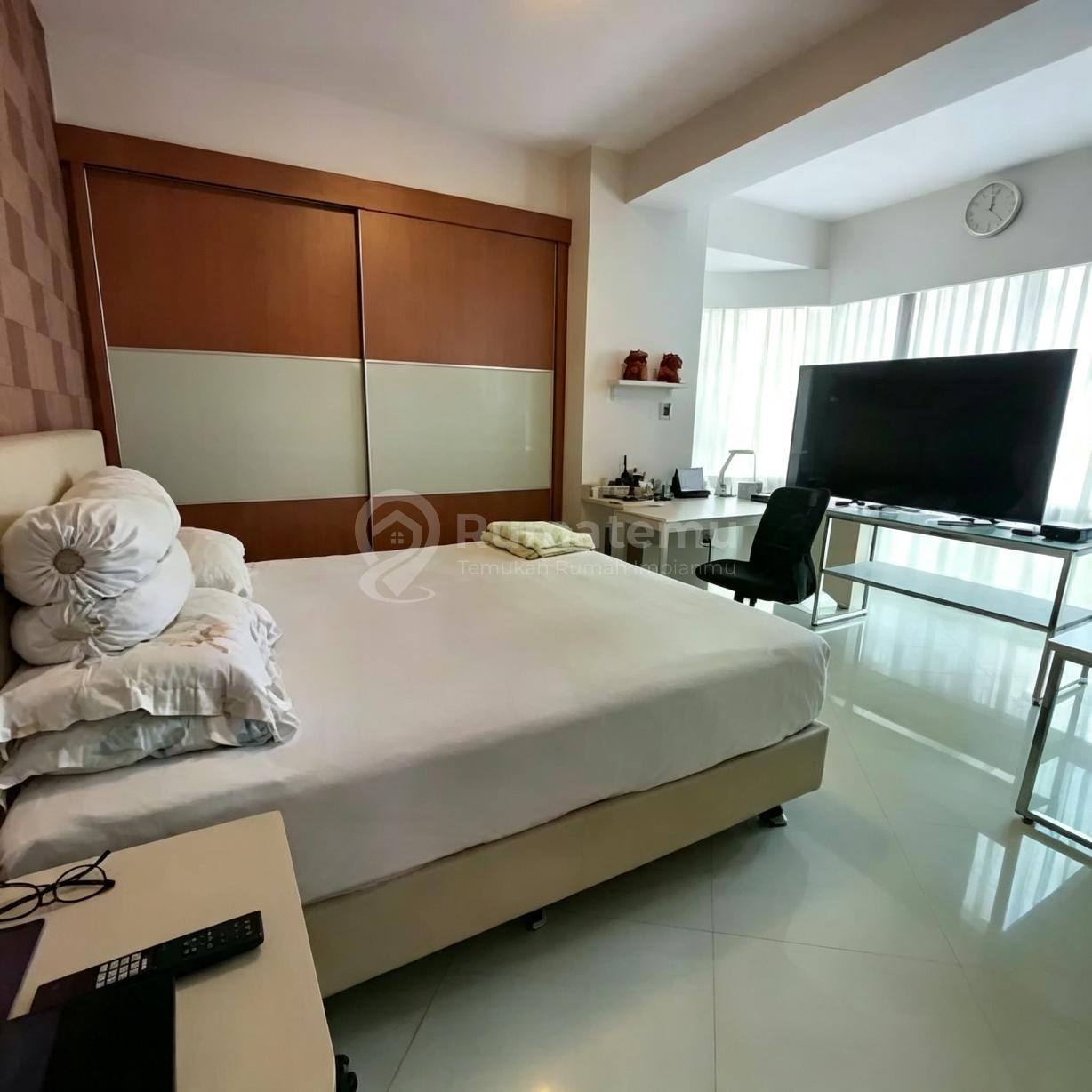 Dijual Pool Dan Garden View di Taman Anggrek Condominium