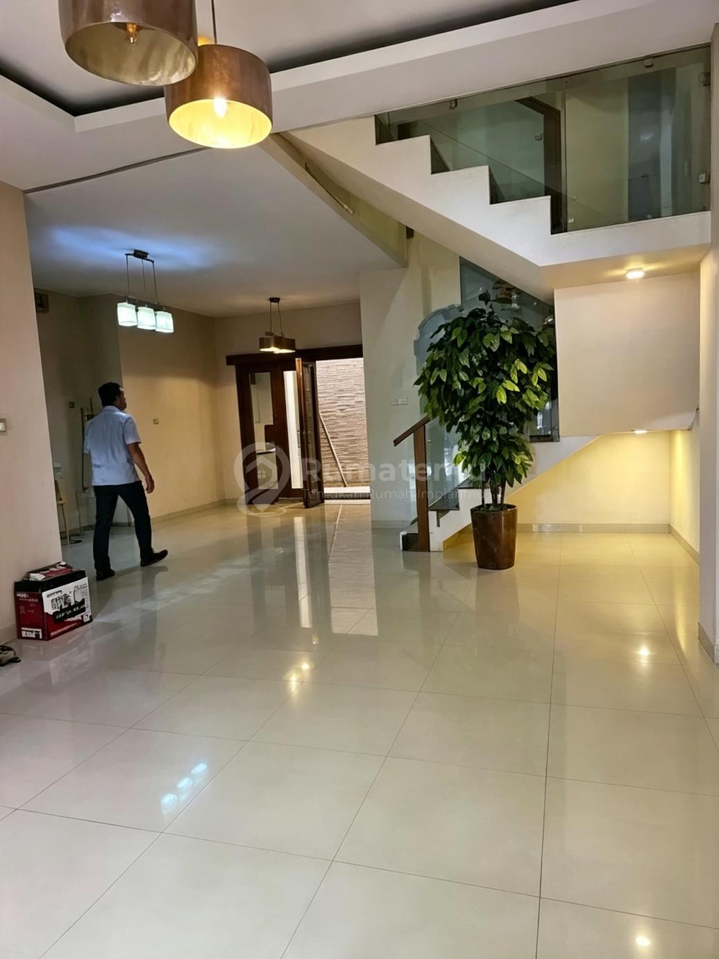 Rumah Siap Huni dan Asri di Alam Segar Pondok Indah, 700 Meter ke Mall Pim 2