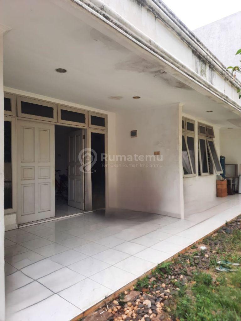 DIJUAL RUMAH 1,5 LANTAI DI AREA KEBAYORAN BARU