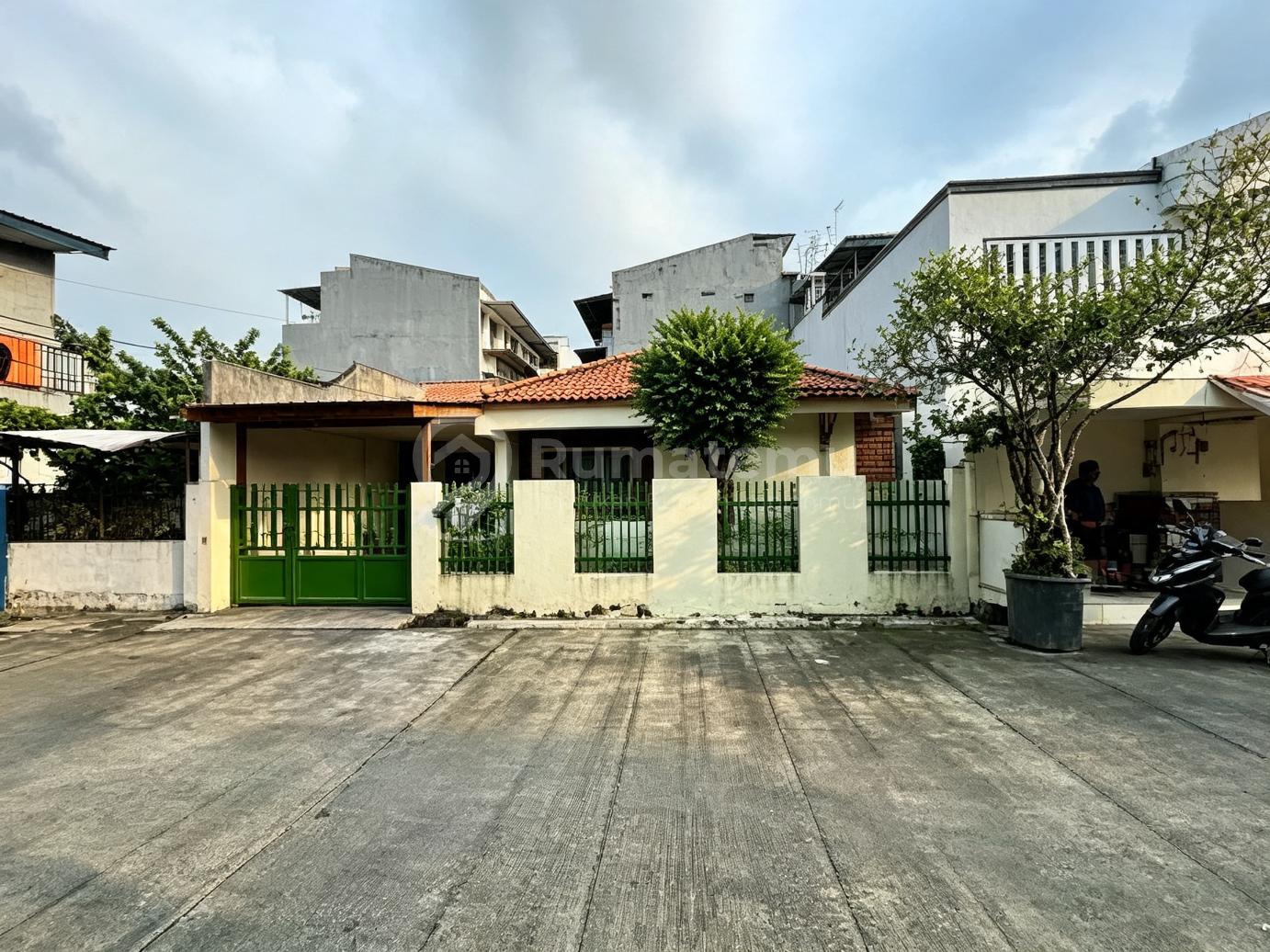 DIJUAL RUMAH DURI KEPA,12 X 17 M,KEBON JERUK,JAKARTA BARAT