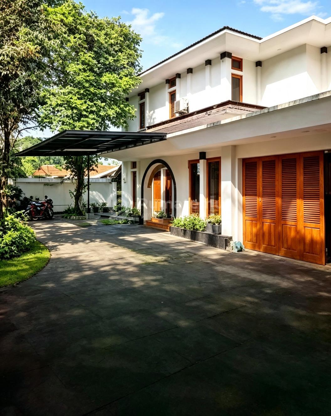 Dibawah NJOP Rumah Zona Komersial Pejaten Raya - Pasar Minggu, Jakarta Selatanrare Item Jaksel!Cocok untuk Kantor, Klinik, Sekolah, Guest House, atau Investasi Jangka Panjang