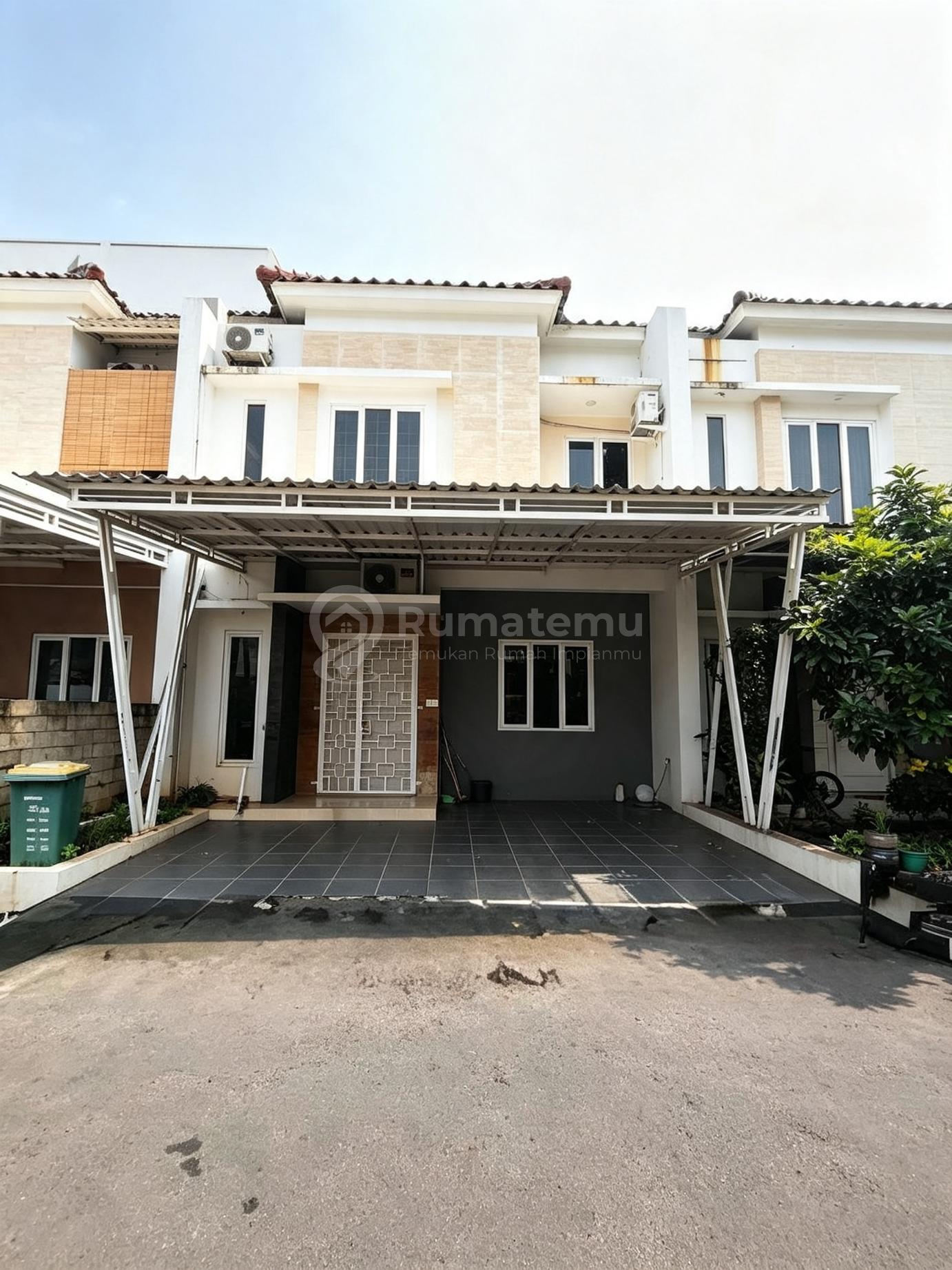 Disewakan Rumah 2 Lt Semi Furnished Dalam Cluster di Jatibening Baru Pondok Gede Bekasi
