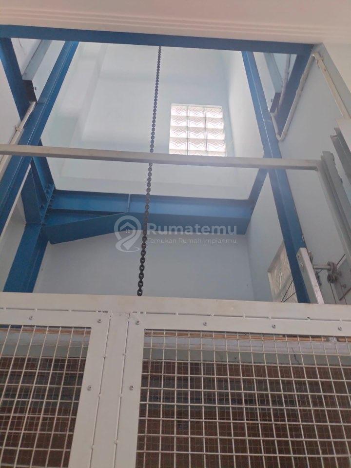 DIJUAL Ruko 2 Lantai Cocok Untuk Gudang – Taman Kopo Indah 3  Spesifikasi:
