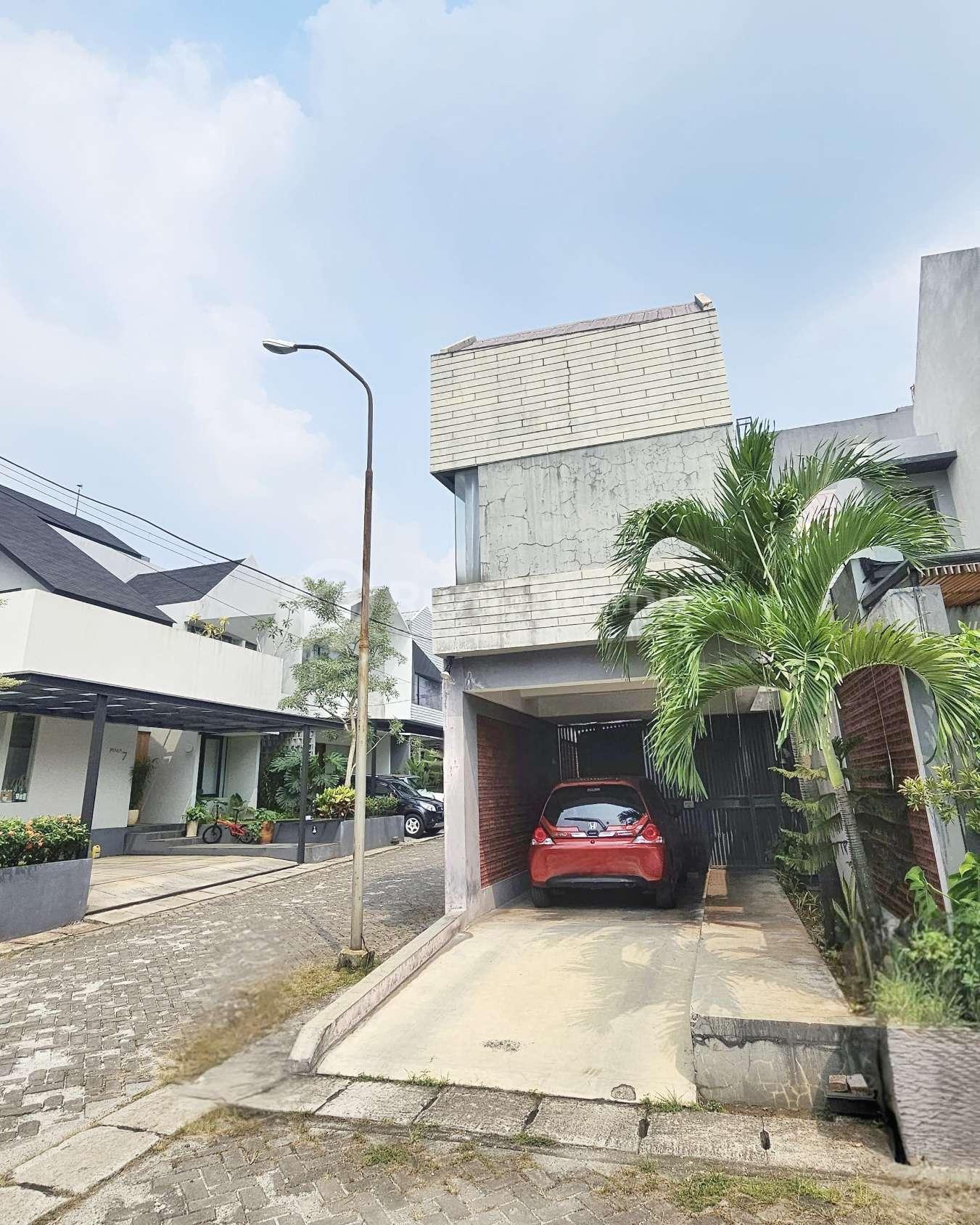 Rumah di Veteran Cluster Pesanggrahan, Jakarta Selatan