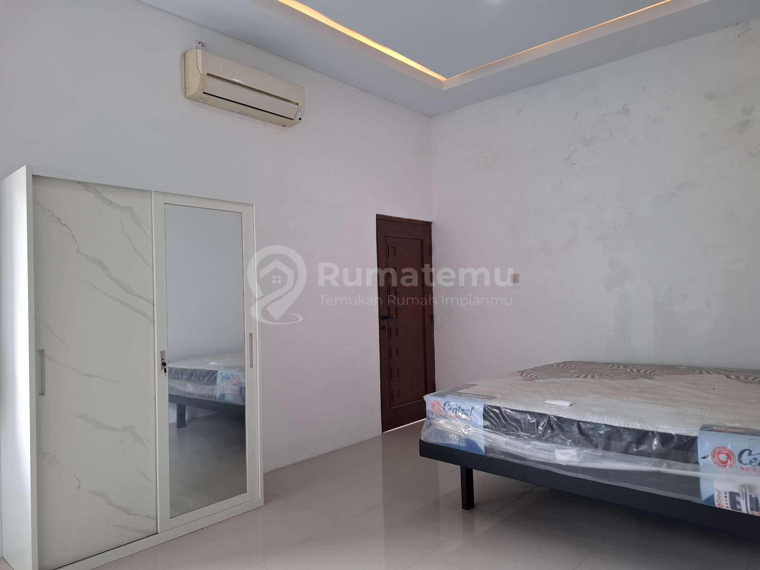 Rumah 2 lantai perumahan taman kuantan sendangadi mlati sleman yogyakarta