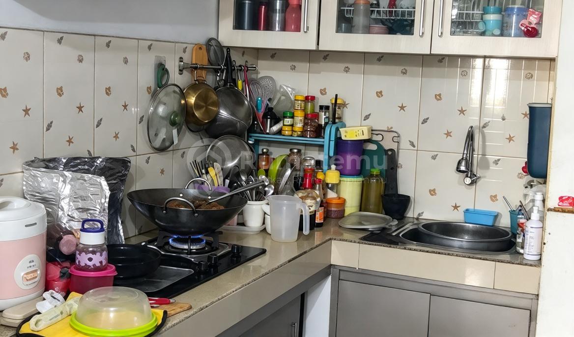Palm Mansion, Taman Surya, Jakarta Barat..Dijual Cepat Apartemen Lantai 5, Listrik 1300 Watt, Hadap Timur, 2 Unit AC, 1 Bedroom Set Anak, Kitchen Set, Kompor Tanam, Dack Balkon, PPJB Siap Ajb.-M309261.b1l