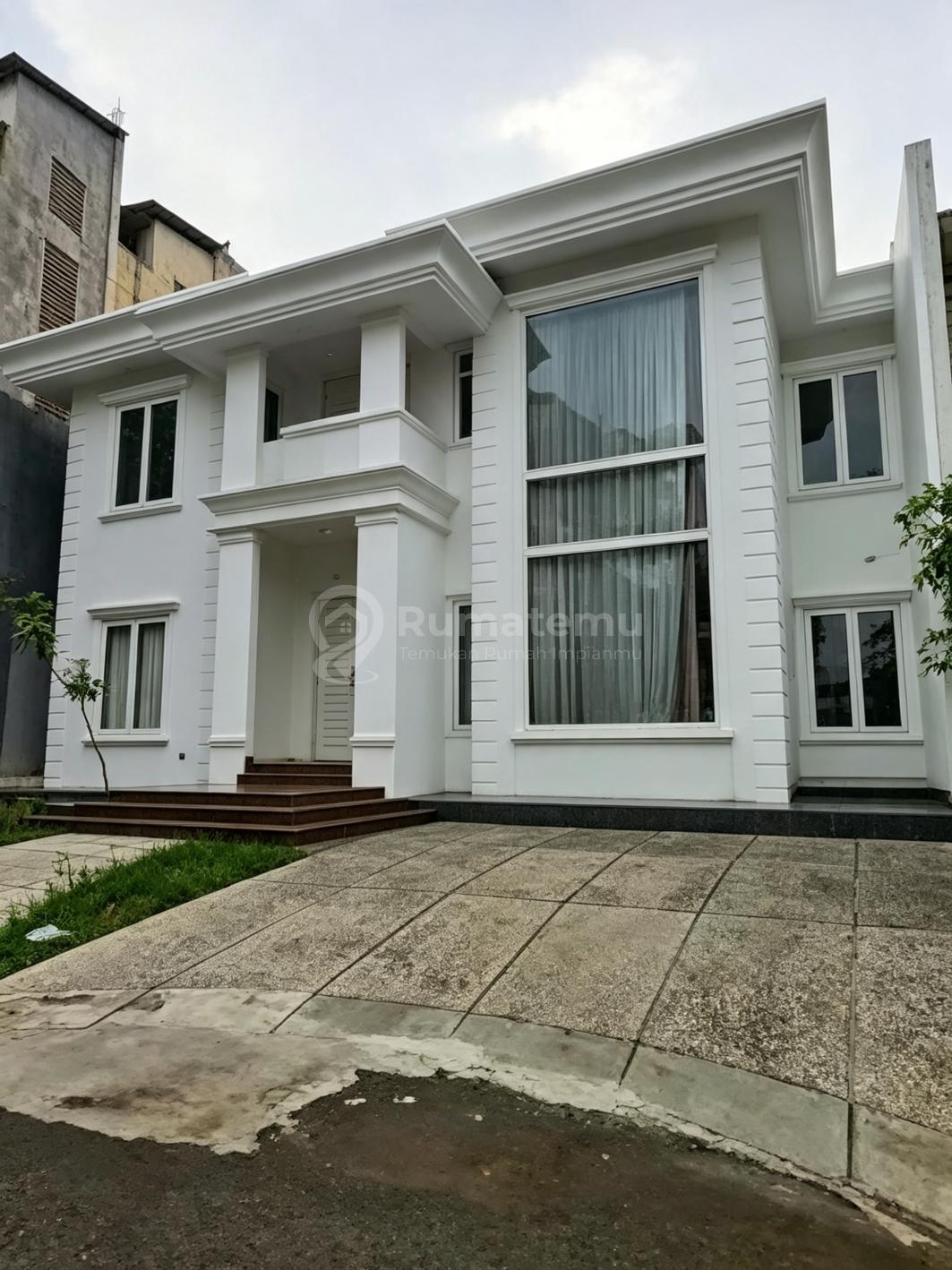 Dijual rumah di alam sutera, bangunan mandiri mewah desain classic, dekat binus dan UBM