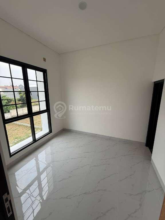 Rumah 2.5 Lantai di Kav.AL GDC Depok