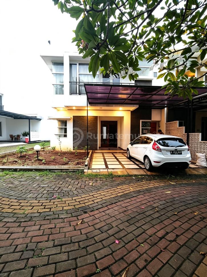 Disewakan Rumah Hook 2 Lantai Full Furnished Dekat Tol Jatiwarna Bekasi