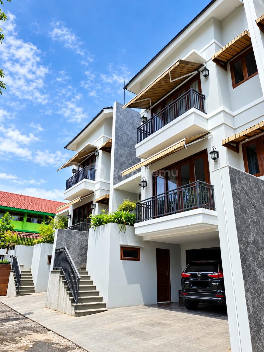 DiSewakan Town House Rumah Furnished Ampera Jakarta Selatan