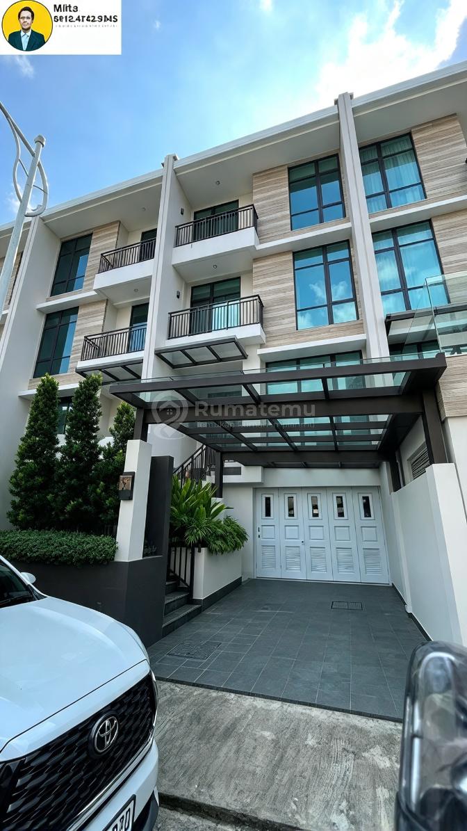  Dijual Townhouse Mewah 4 Lantai di Pondok Indah Lokasi Strategis , LT 146M²