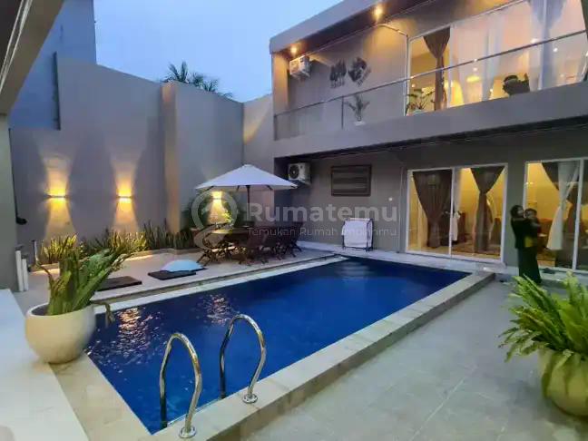 Di Jual  Rumah Mewah seperti Villa Full Furnished dlm Komplek
