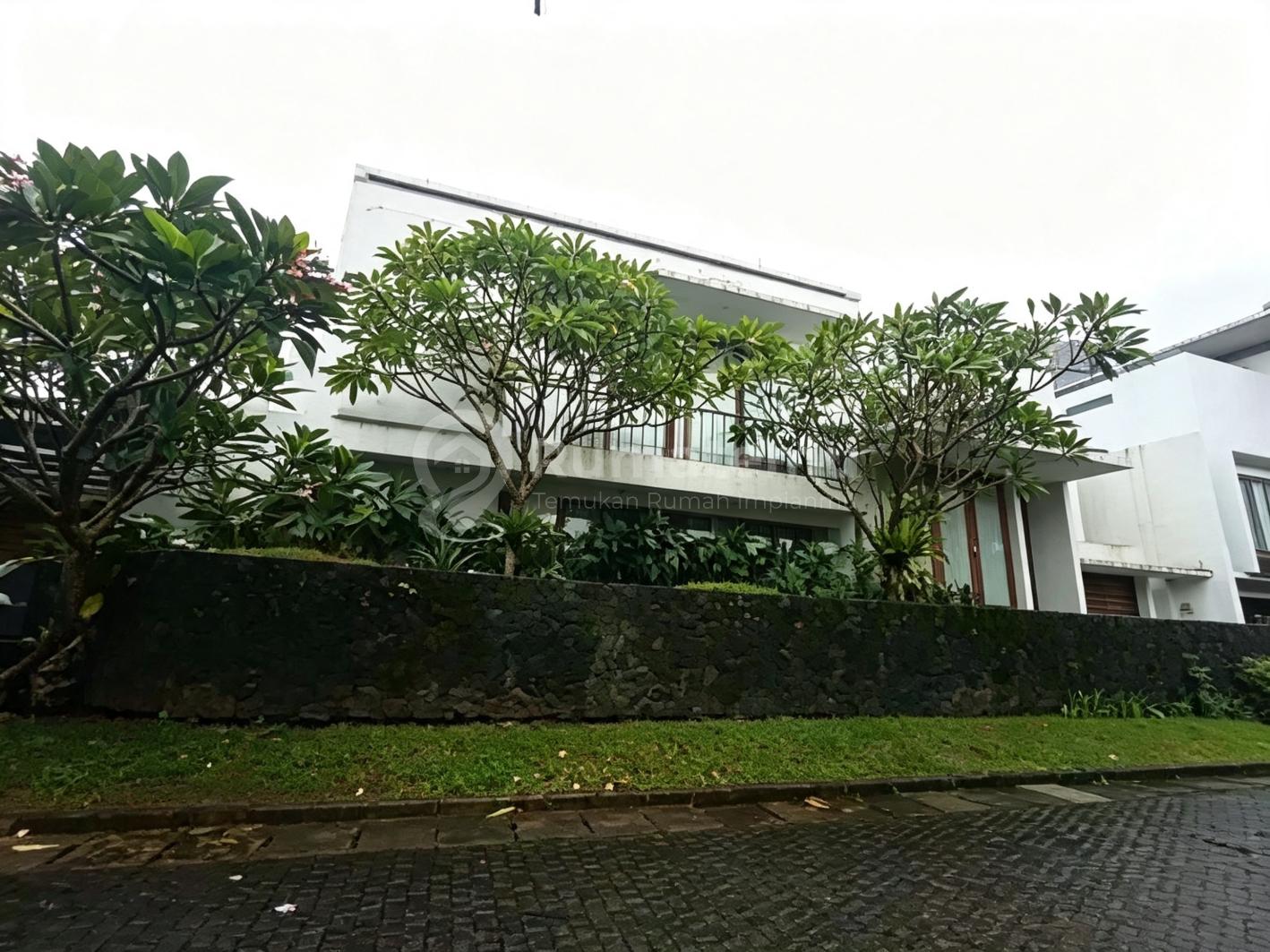 Rumah Mewah 2 Lantai Design Istimewa Strategis