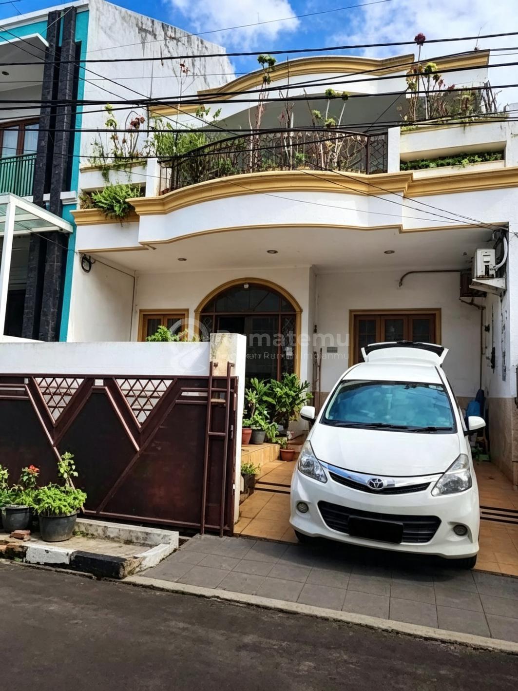 Dijual Rumah 2 lantai dalam komplek di Kelapa Gading, Jakarta Utara
