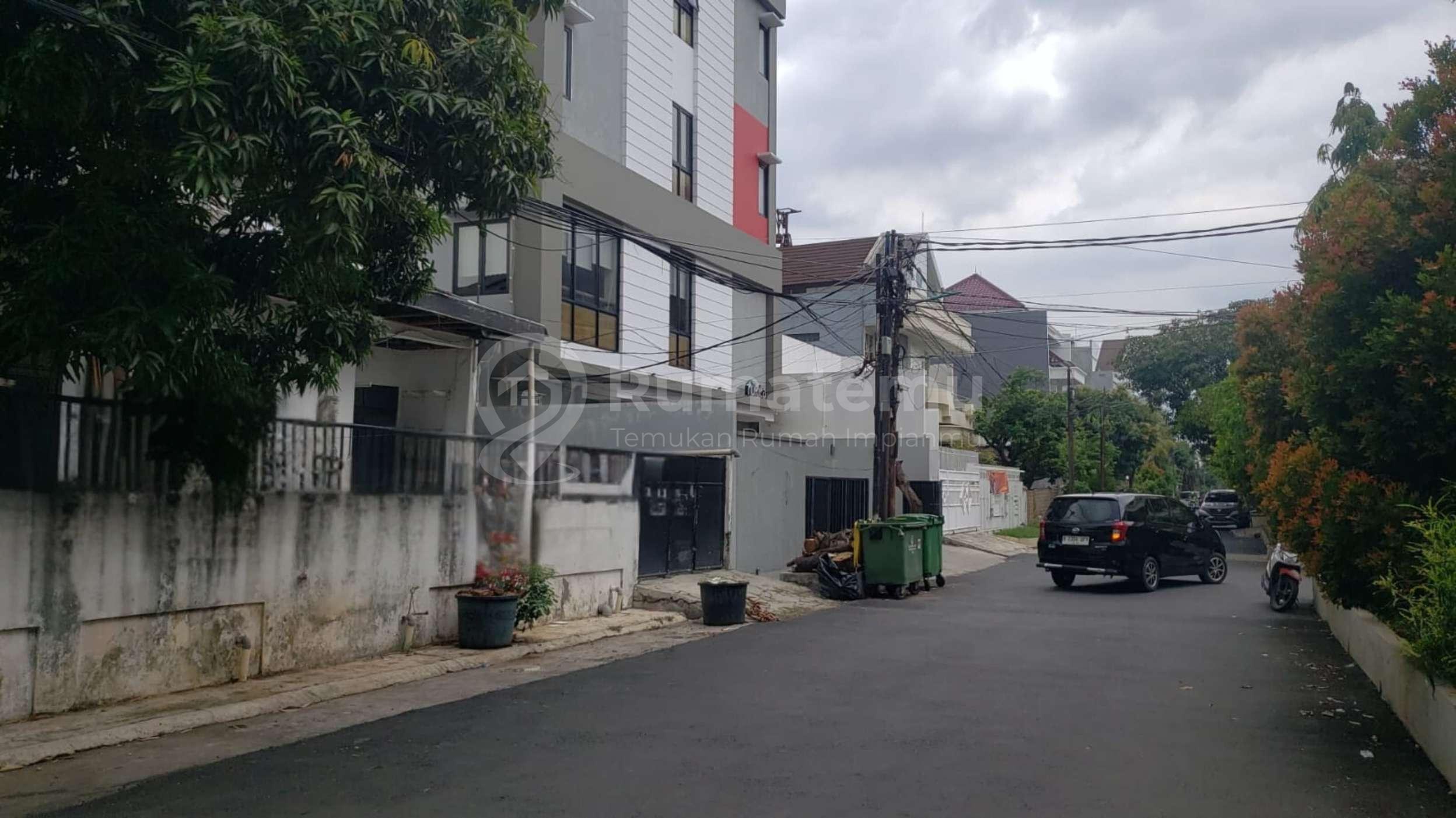 Dijual Rumah di Jl. Pluit Permai, Jakarta Utara