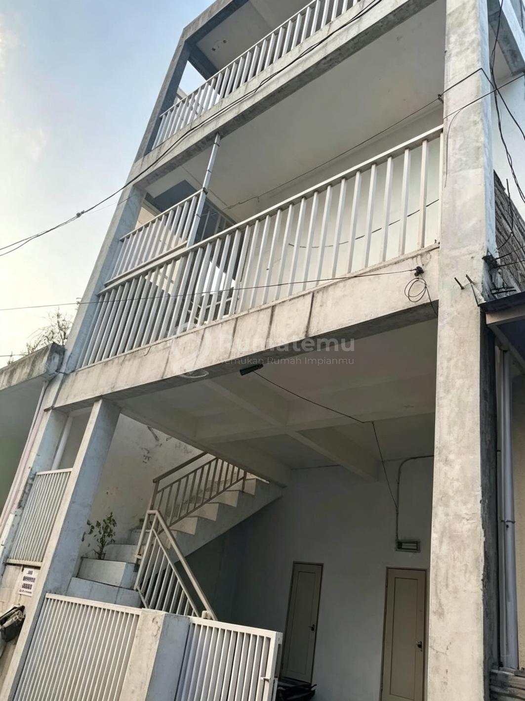 Masuk Gang !! Jual Rumah Kost 10 Kamar di Citarip Kopo Dekat RS Imanuel, Terminal Leuwipanjang Bandung