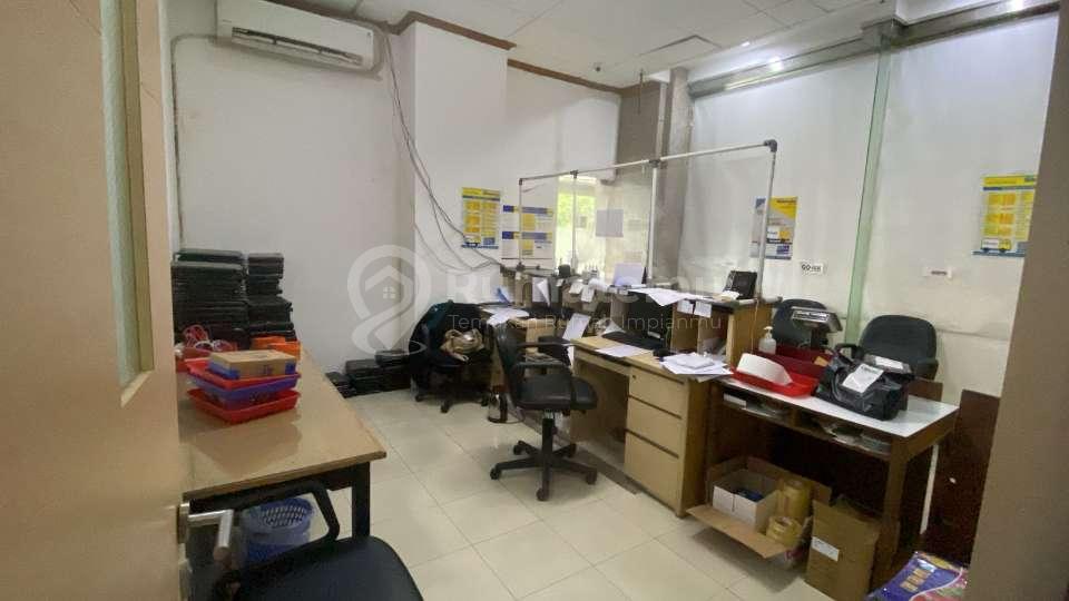 Disewakan office space gedung ruangan bisa digabung sesuai kebutuhan di Gunung Sahari Selatan
