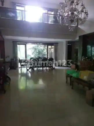 Dijual Cepat Harga NJOP Rumah dengan Luas Tanah Besar di Sayap Jalan Riau Bandung