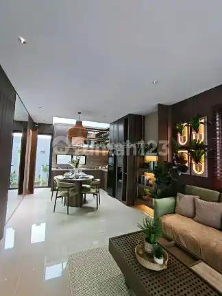 The Forestine Cluster Cedarwood Lebar 6