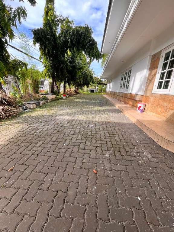 Disewakan rumah 2 lantai di Jl. Imam Bonjol, Menteng, Jakarta Pusat