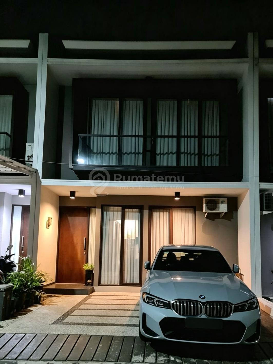 Dijual Rumah Cluster Semifurnished Garasi muat 2 mobil di Golden City, Teluk Pucung