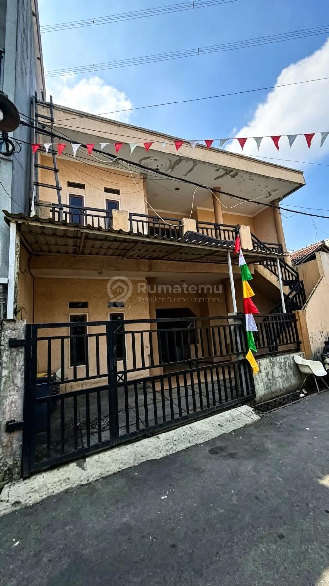 Dijual Ex Kos An Rumah 2 Lantai di Cakung, Luas Tanah 119M2, 10 Kamar Tidur dan 10 Kamar Mandi Dalam , Hak Milikharga 1.950 M Nego kamar kos selalu penuh