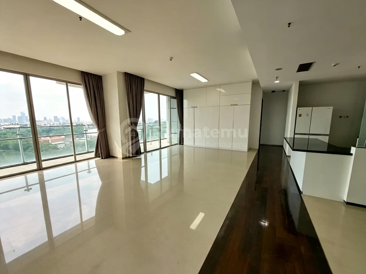 Nirvana Kemang Best City View Unit 3+1BR Private Lift
