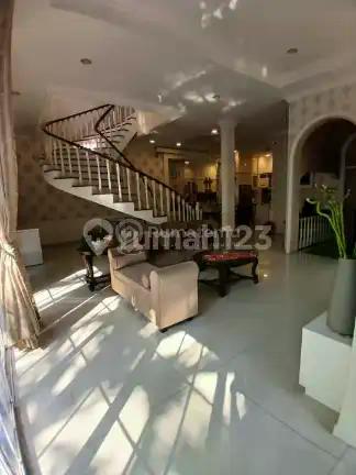 Rumah Mewah Ditaman Grisenda Pik Kapuk Jakarta Utara