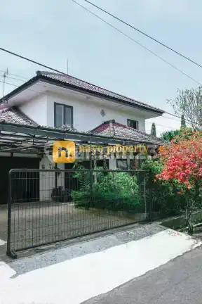 Rumah Villa Dalam Komplek Dekat Kampus di Tlogomas Malang