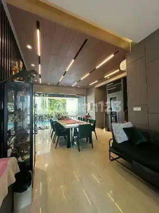Hadap Danau, Rumah Luxury, Ada Pool, Hargappjb