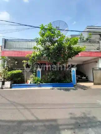 Rumah Secondary Lokasi Strategis di Rawamangun