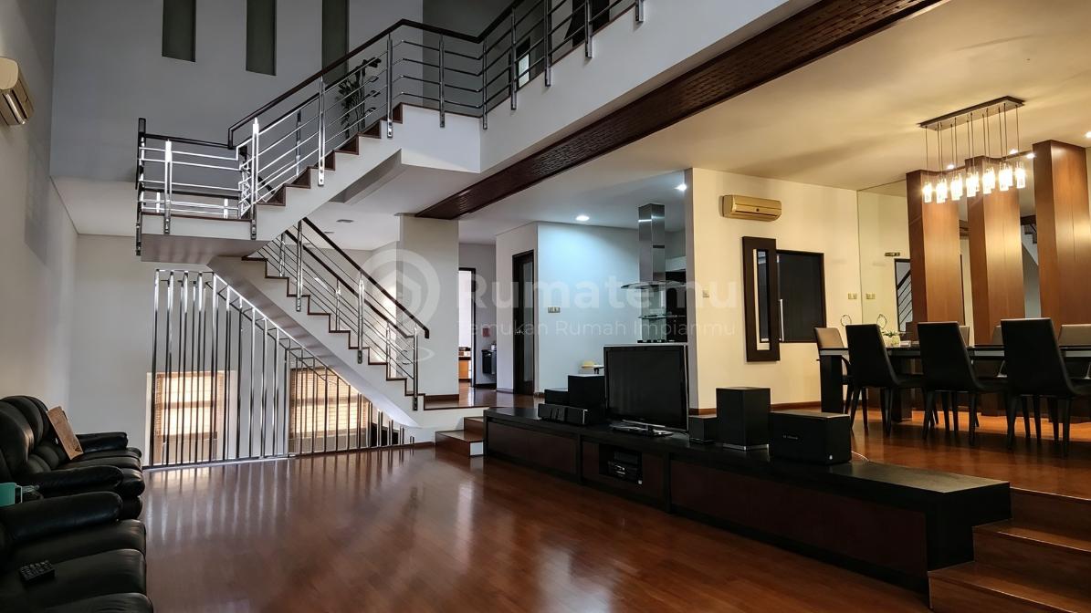 Dijual Rumah Bagus 3 Lantai Minimalis di Bukit Gading Mediterania Kelapa Gading