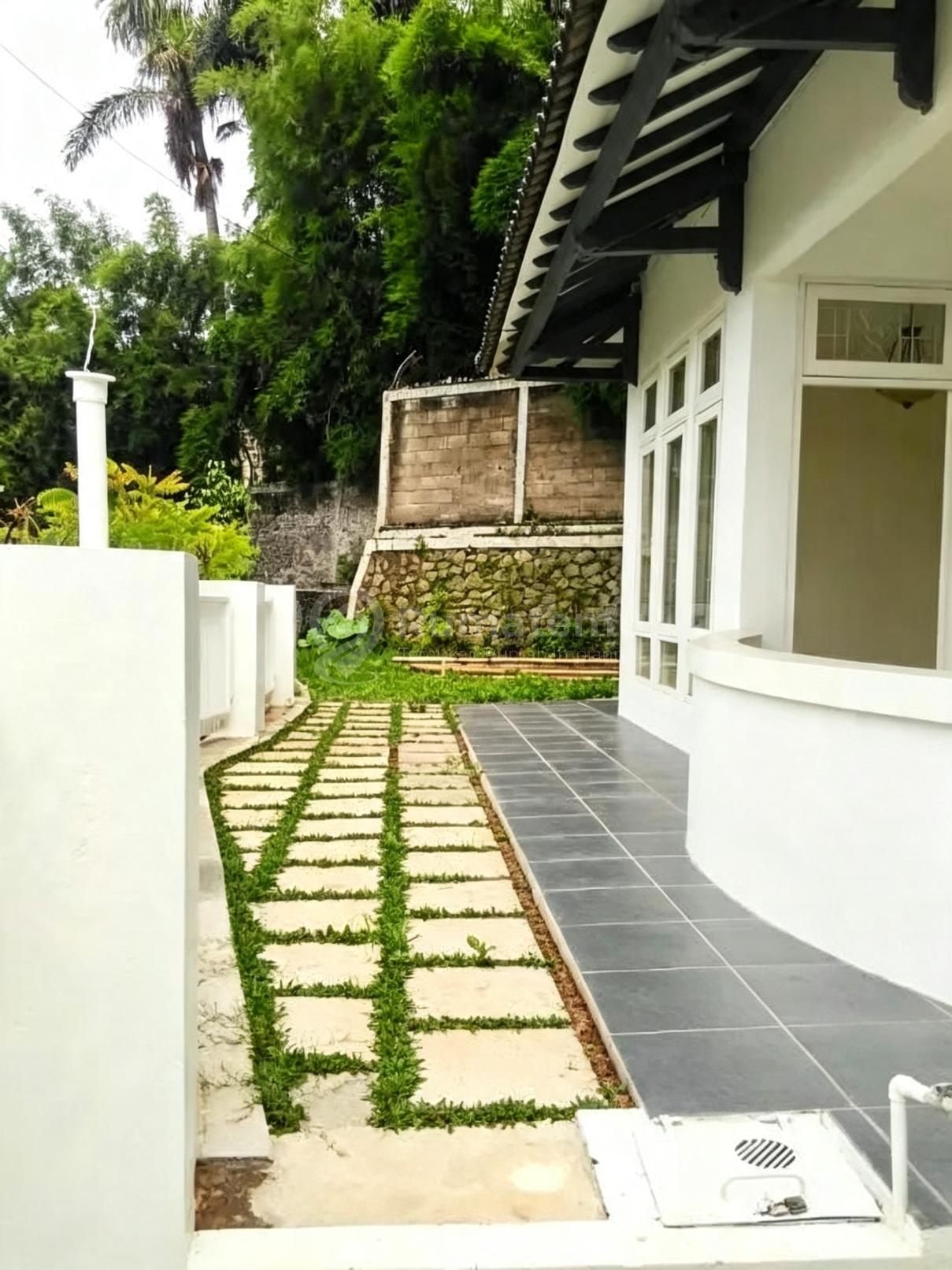 Di jual rumah asri dlm cluster di bintaro jaya