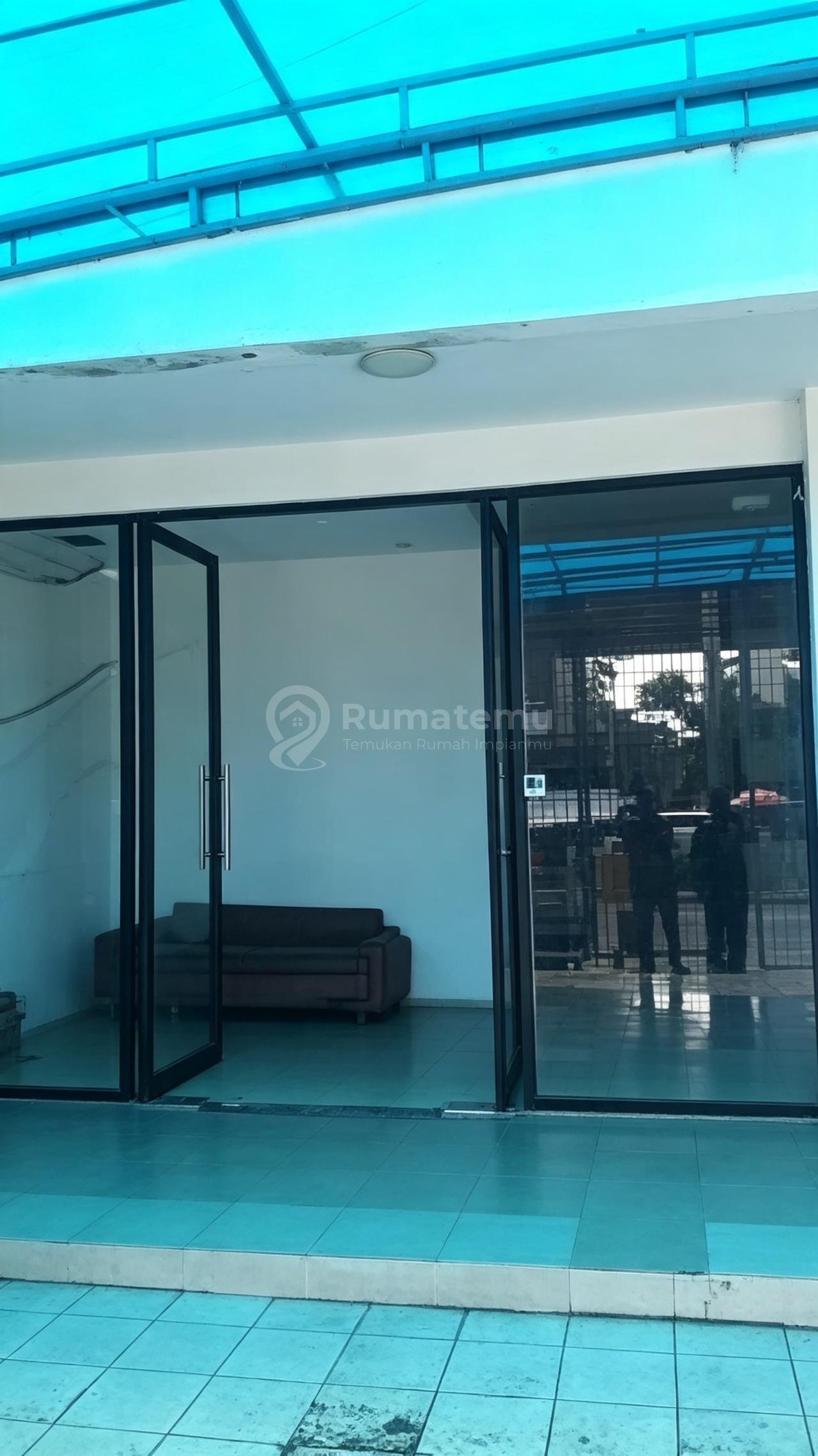 ruko 4 1/2 lantai murah disewakan cepat bs buat restaurant , kantor, dll
