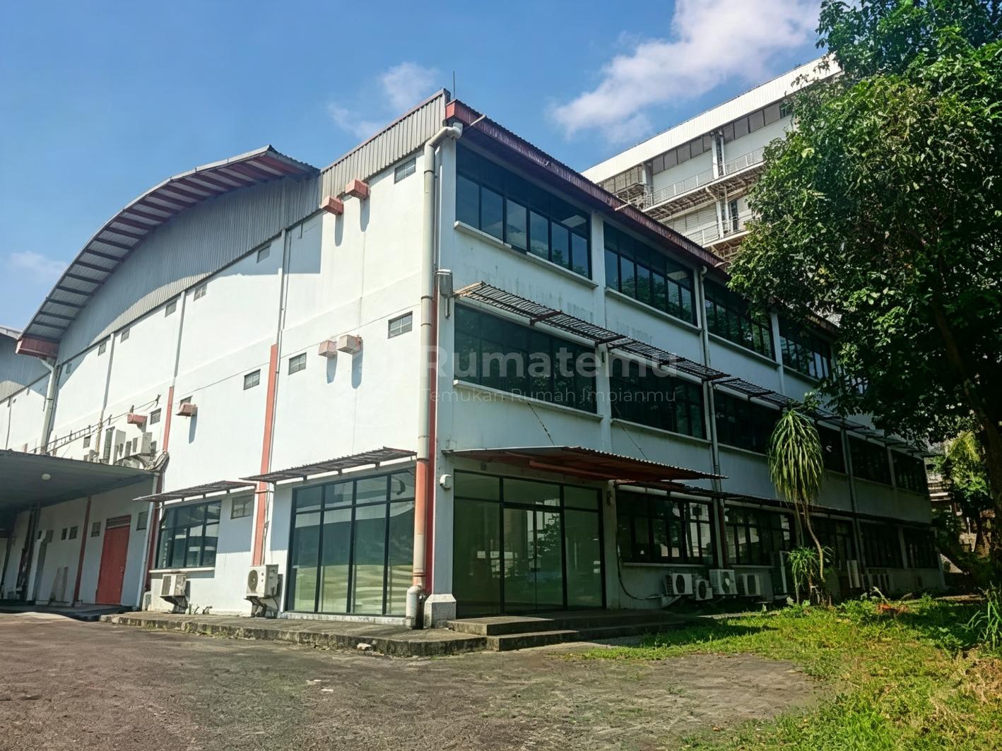 Taman Tekno Gudang 3 Lantai Dilengkapi Lift Kapasitas 2Ton