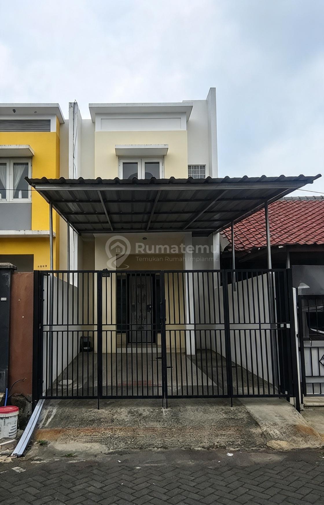 Puri Gardena (Depan Citra 1), Kalideres, Jakarta Barat..Disewakan Rumah 2.5 Lantai, Minimal Sewa 2 Tahun, Hadap Timur Laut, Air Pam, Row Jalan Lebar, Atap Baja Ringan, SHM On Hand.-V308261²