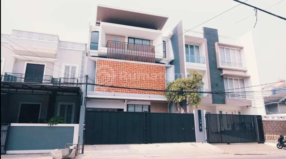 Dijual gedung mini kantor cantik beserta gudang