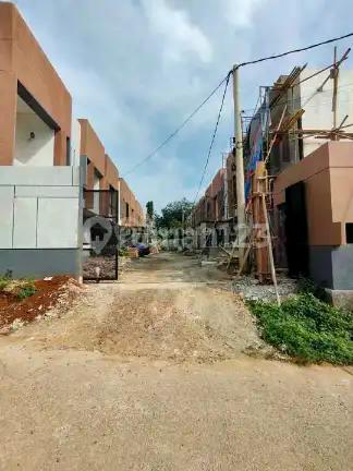 Rumah Siap Huni 2 Lantai Harga 1 Lantai Dekat Stasiun Citayam