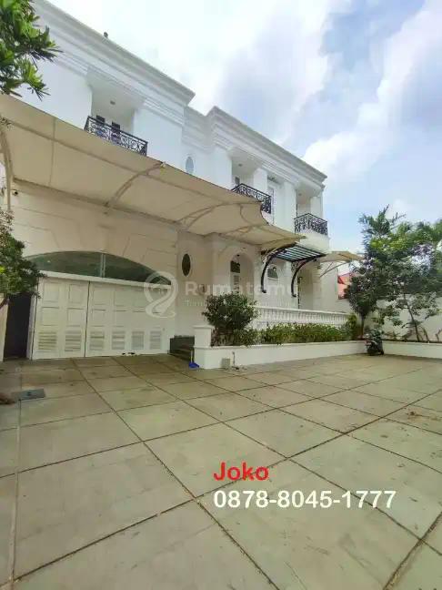 For Sale:  Rumah Mewah Lingkungan Elit Pondok Indah, Jakarta Selatan.  Lingkungan aman dan nyaman.Jalan Rumah Lebar.