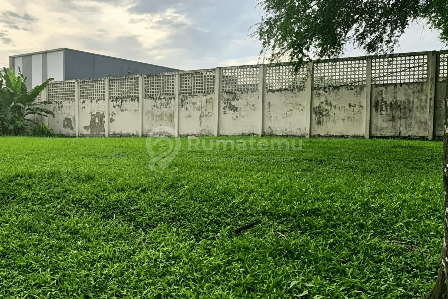 Dijual Kavling Hadap Taman, Gading Serpong, Row Jalan Besar, Lebar 14