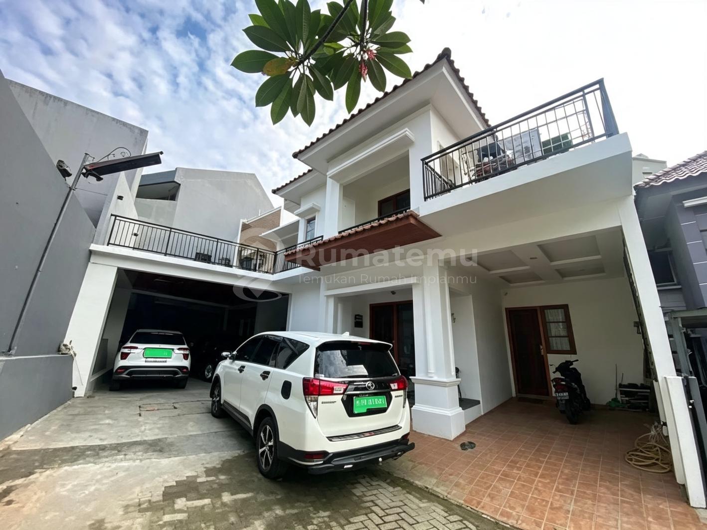 Rumah Bagus Siap Huni Dalam Komplek di Harjamukti