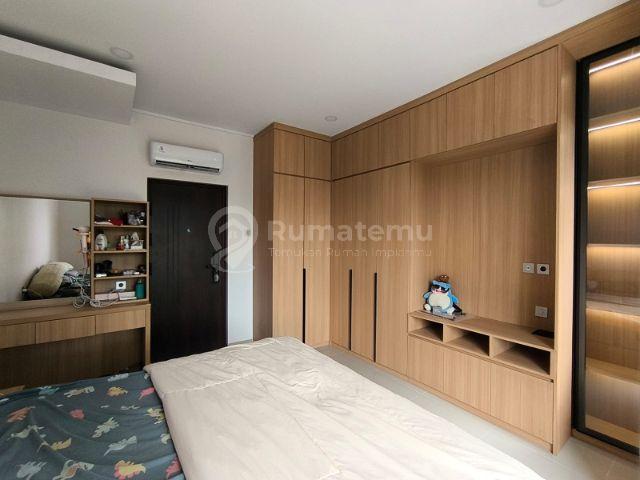 Rumah Baru 3 LT, Lingk. Tenang, Jalan Lbr di Taman Ratu. 16203