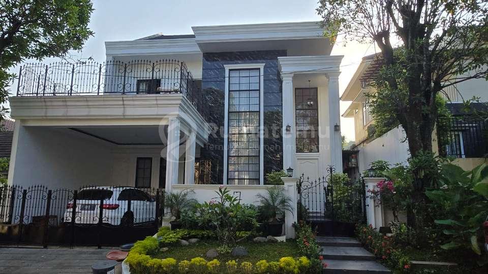Rumah Mewah Siap Huni Lengkap Kolam renang Cluster Elite Sentul City