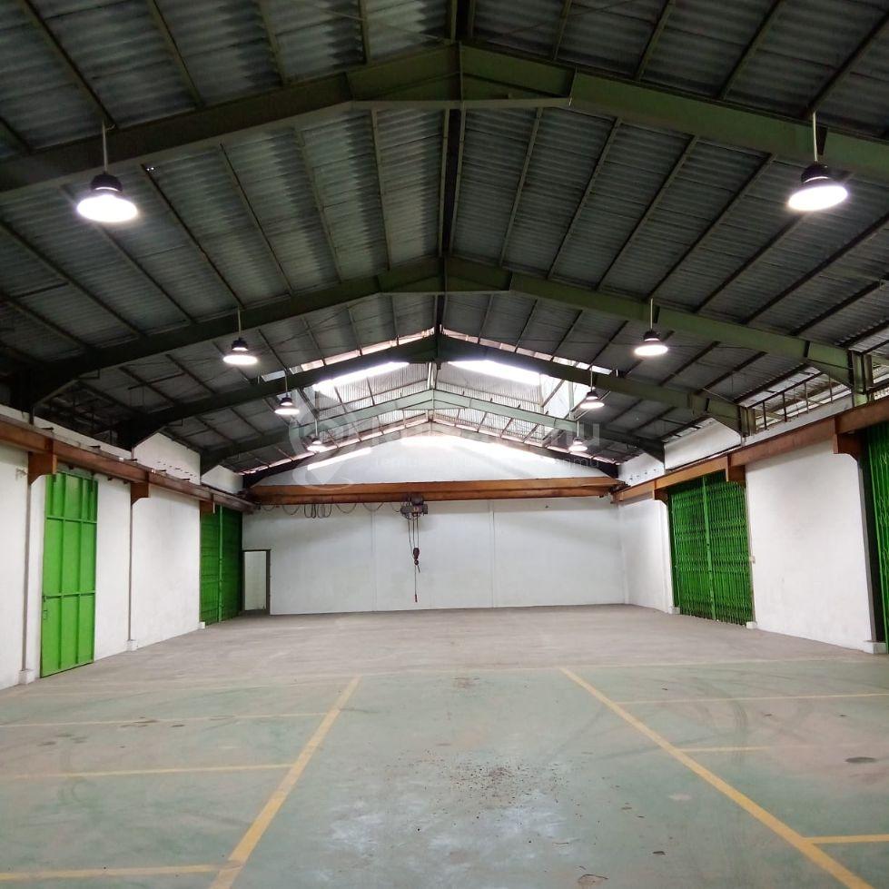 Pabrik Eks Air Minum Kemasan Di Cakung Jakarta Timur – 2 Akses Kontainer, LT 4.978 m²